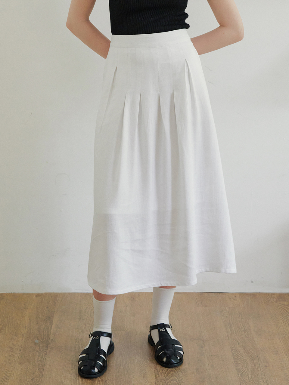monts 1486 Box Pleated skirt (white)