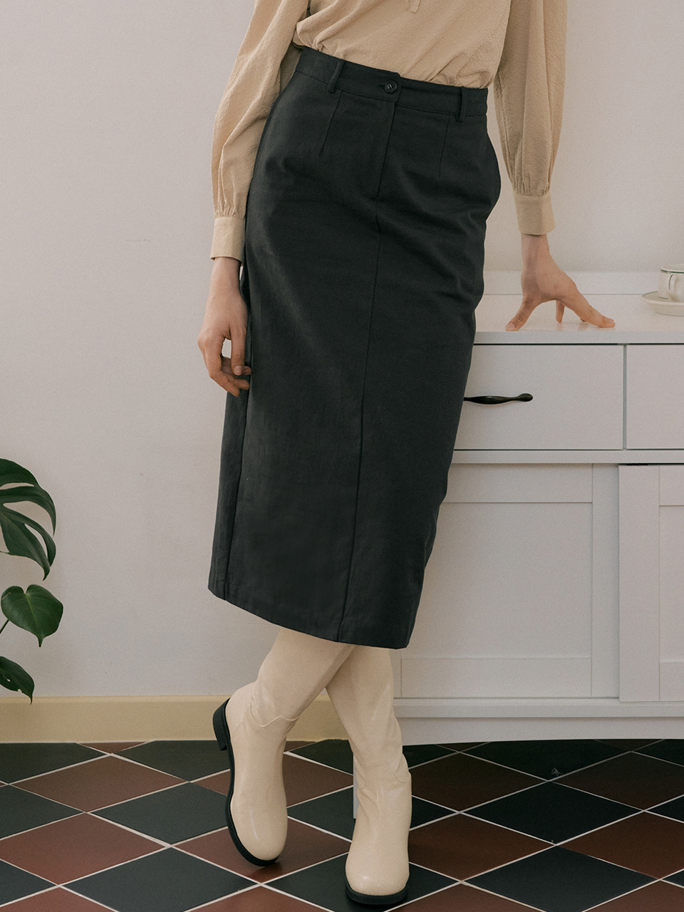 monts 1511 big pocket long skirt (charcoal)