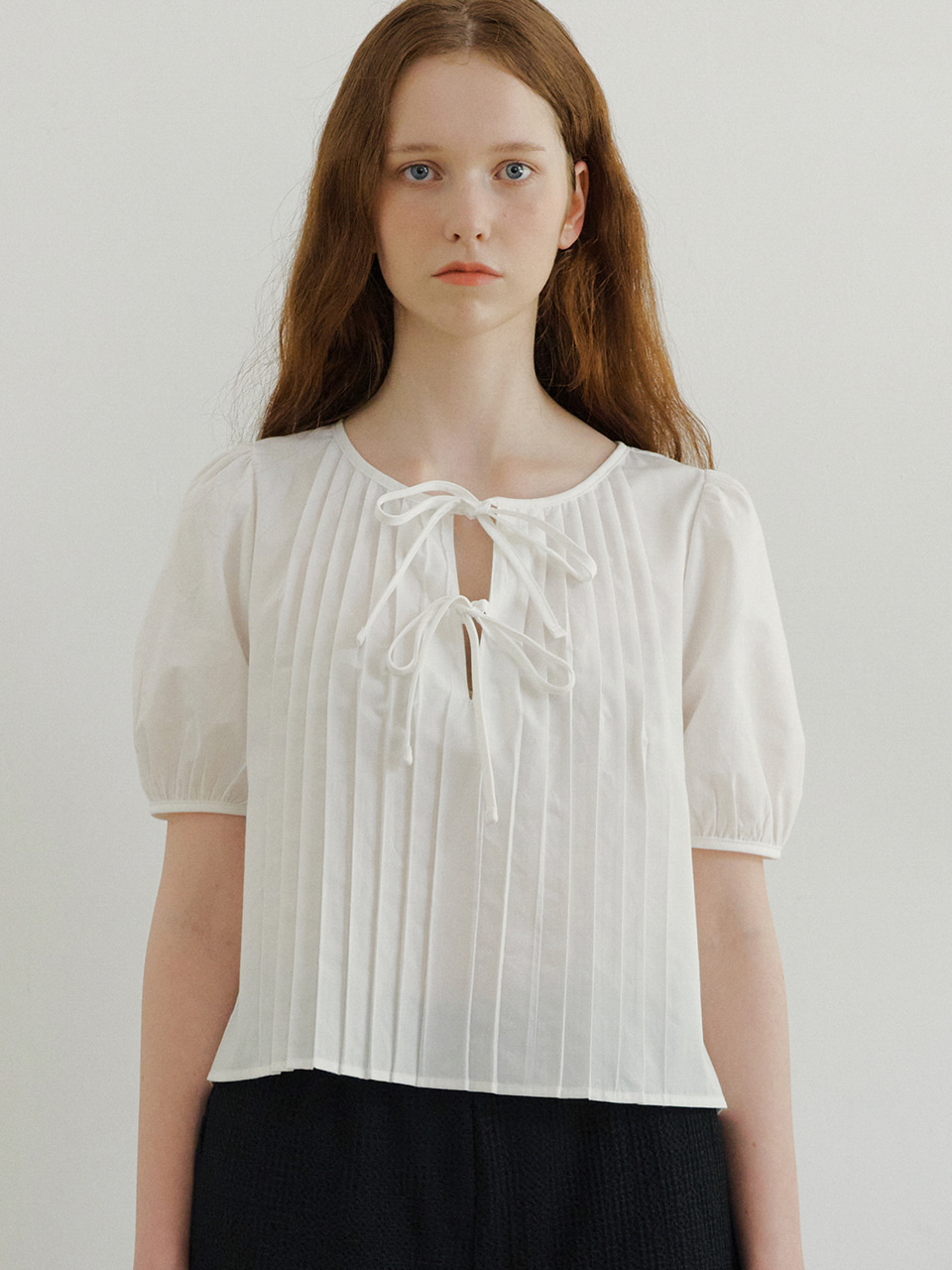 monts 1506 pin-tuck slit blouse (off white)