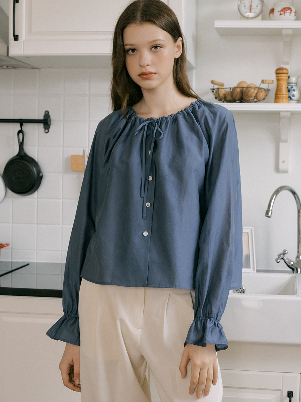 monts 1520 round shirring blouse (deep blue)